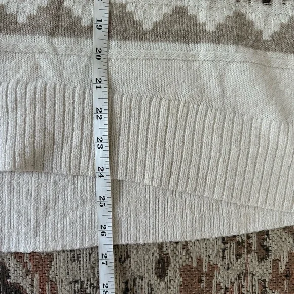 Old Navy Aztec Knit Sweater 2X Plus Size Neutral Geo Pattern Cozy 2X - Picture 8 of 9